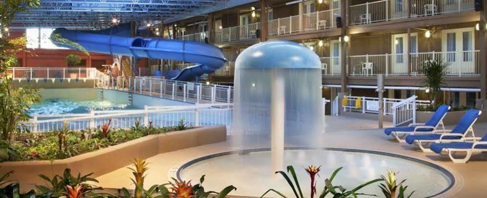 Travelodge By Wyndham Ottawa West Екстериор снимка